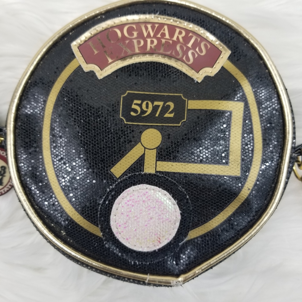 Harry Potter round crossbody purse 9 1/2 - Picture 3 of 8